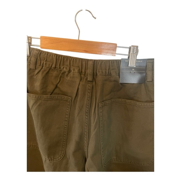 New with tags, wide leg pleaded pants from BRF with elastic waist. - Picture 6 of 7